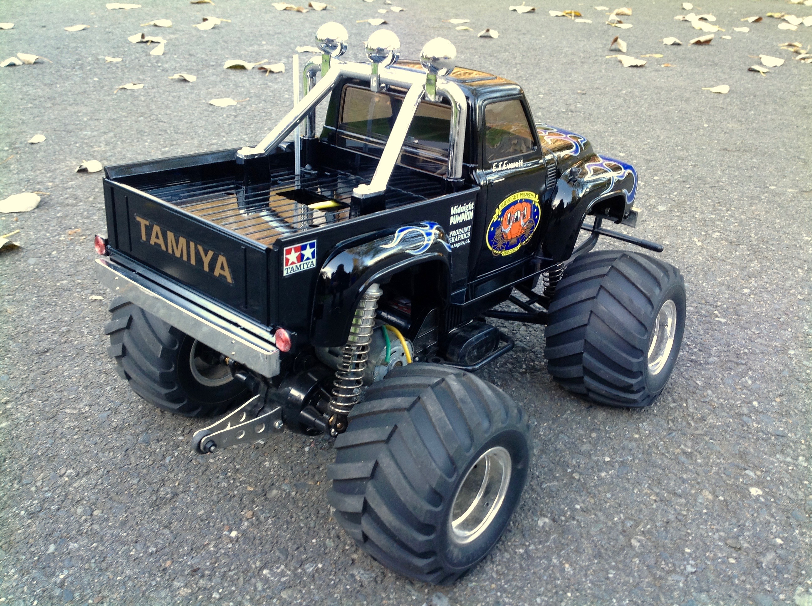 rc truck midnight pumpkin